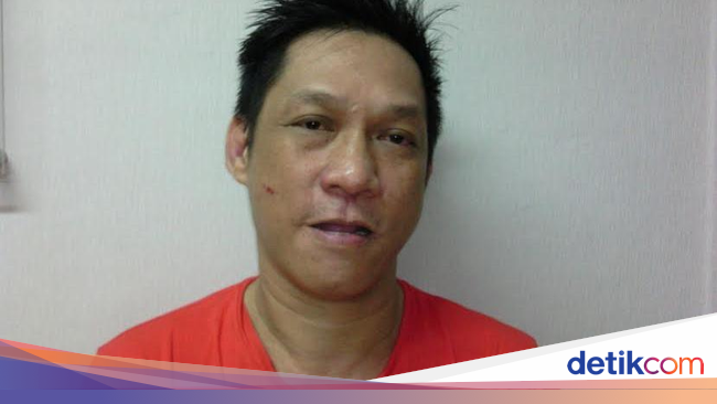 Pria Ini Sembunyikan Sabu Rp 750 Juta di Plafon Kamar Mandi Pria Ini Sembunyikan Sabu Rp 750 Juta di Plafon Kamar Mandi