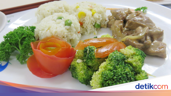 Beef Goulash dan Ayam Hainan untuk Pasien Sakit Ginjal dan 