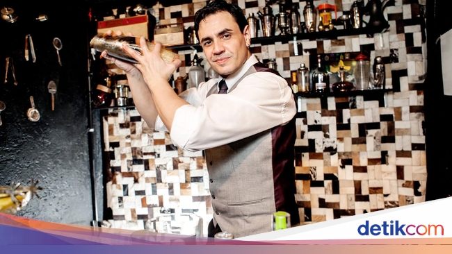 Kalau Ingin Tahu Ini yang Terjadi Dibalik Meja Bartender 1 Kalau Ingin Tahu Ini yang Terjadi Dibalik Meja Bartender 1