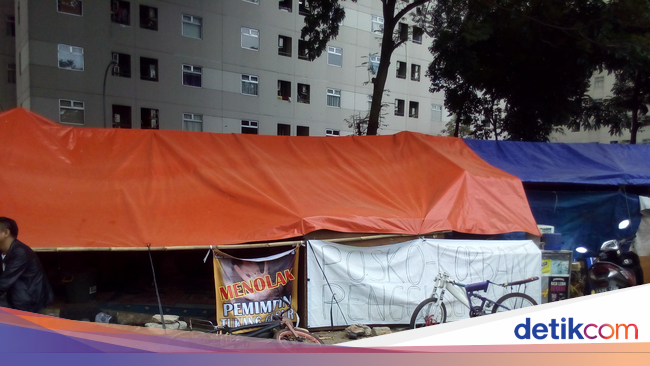 Menengok Perayaan Idul Adha di Tenda-tenda Warga Rawajati