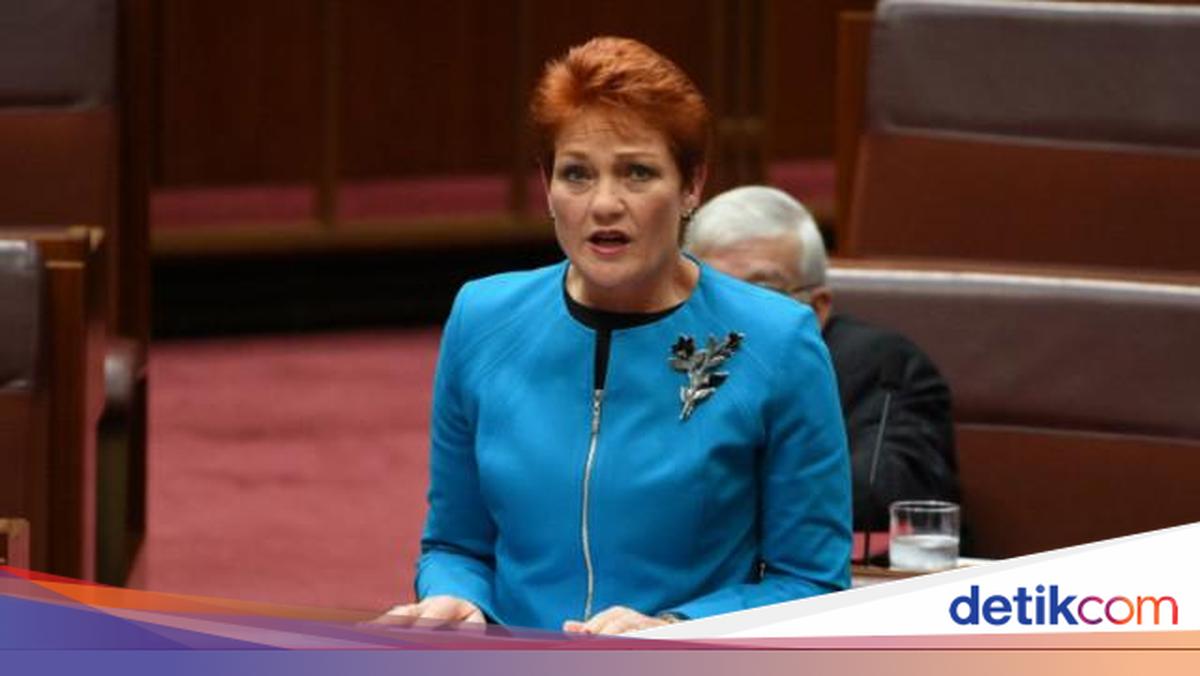 Australian Senator Hanson Suspended for Wearing Burqa in Parliament