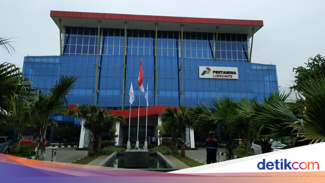 Melihat Pabrik Pelumas Canggih Buatan Indonesia