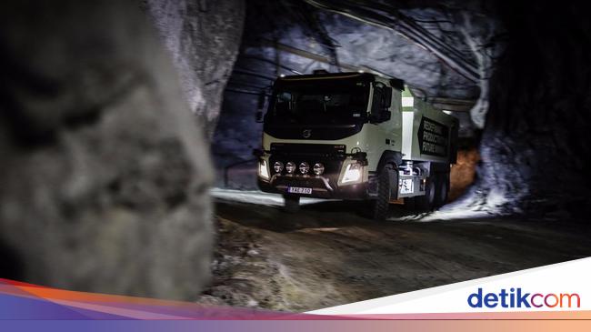 Minister of Industry Urges Domestic Vehicle Industry to Meet Mining Industry Specifications in Indonesia