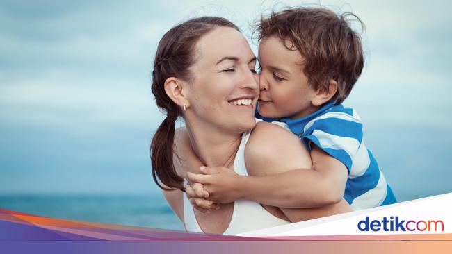 Selalu Ada Cinta Di Balik Senyum Ibu