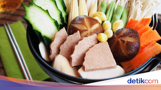 Hari Ini Enaknya Masak Hot Pot Ayam dan Udang yang Hangat 