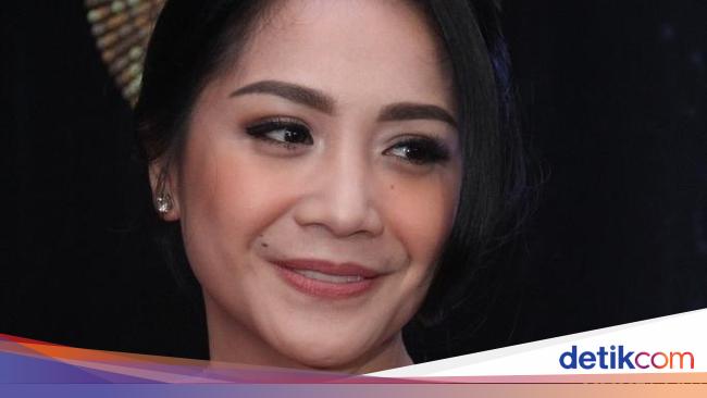 Nagita Slavina Tengah Syuting Saat Tahu Neneknya Meninggal