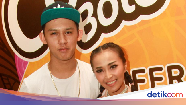Lovebird! Rini Wulandari dan Jevin Julian