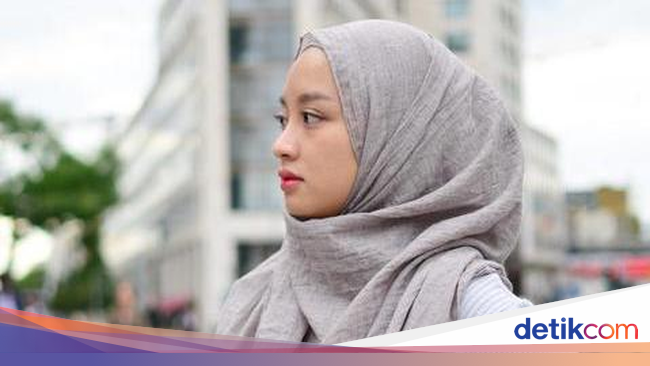 Foto Gaya Hijab Simple Anak  Kuliah  ala Hijabers Cantik 