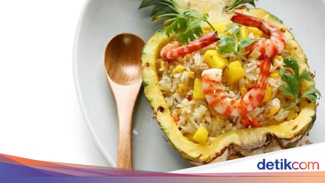 Ditaruh Dalam Buah Nanas Nasi Goreng Thailand Lebih Segar Rasanya