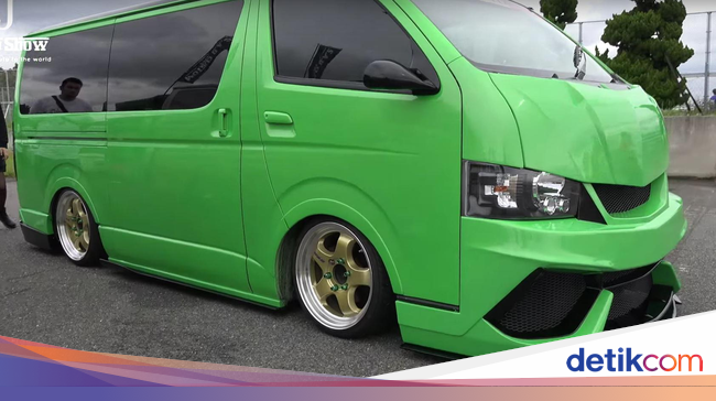  Toyota  Hiace  Dimodif dengan Bumper Lamborghini