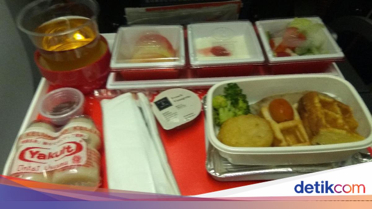 Makanan Halal dan Kabin Nyaman Saat Terbang ke Jepang