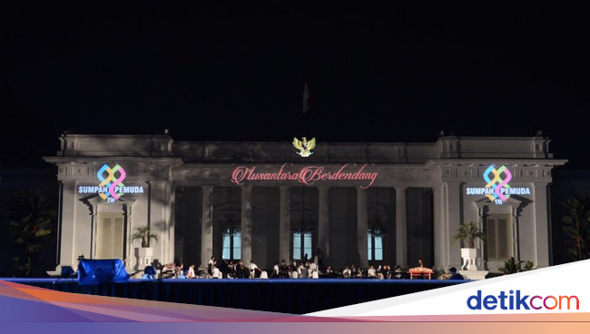 Presiden Jokowi: Ayo Merapat ke Istana Merdeka Malam Ini!