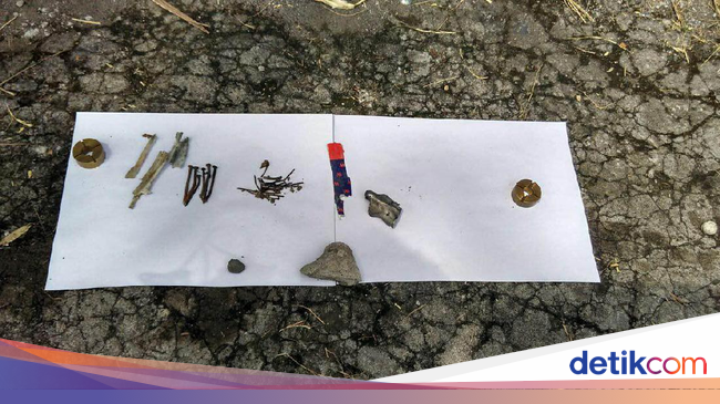 Ini Paku dan Material dari Benda Diduga Bom yang Terinjak Ini Paku dan Material dari Benda Diduga Bom yang Terinjak