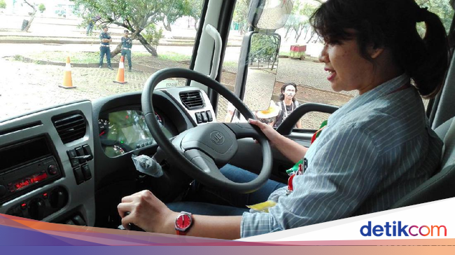 Sensasi Mengendarai Truk UD Trucks Quester Sensasi Mengendarai Truk UD Trucks Quester