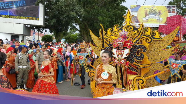  Karnaval  Batik Nusantara 2019 di Bengkulu Meriah 