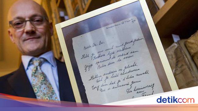 Puisi  Anne Frank  Dilelang Rp 2 Miliar  Puisi  Anne Frank  Dilelang Rp 2 Miliar