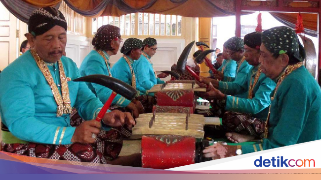 Menikmati Gamelan Sekaten Keraton Yogyakarta Sambil Makan 