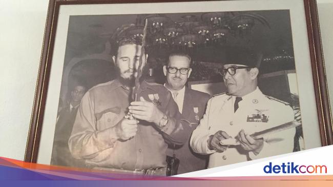 Kisah Bung Karno Jadi Sahabat Pertama Kuba, Beri Fidel Castro Keris