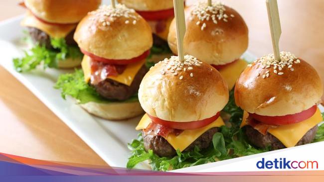 The turnover of Bangor Burger franchise can reach IDR 300 million per month!  Here’s how it opens