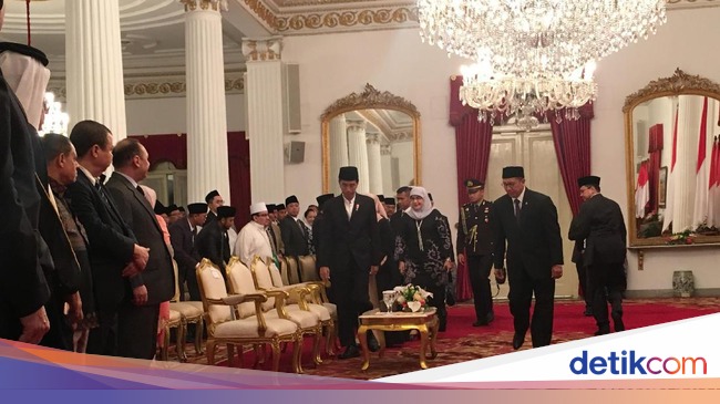 Jokowi Peringati Maulid Nabi Bersama Menteri, Dubes dan  Jokowi Peringati Maulid Nabi Bersama Menteri, Dubes dan