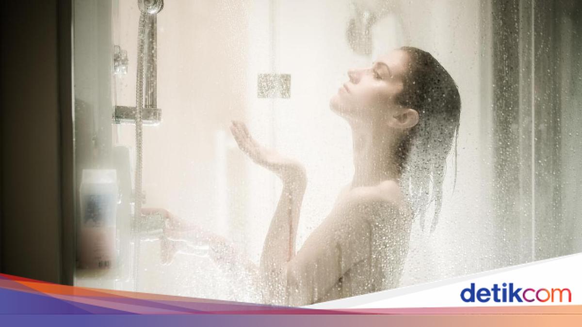 Mandi, Apakah Pertanda Baik atau Buruk?