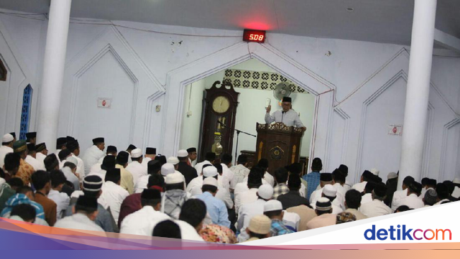 Beri Tausiah Saat Hadiri Salat Subuh Berjamaah, Ini Pesan 