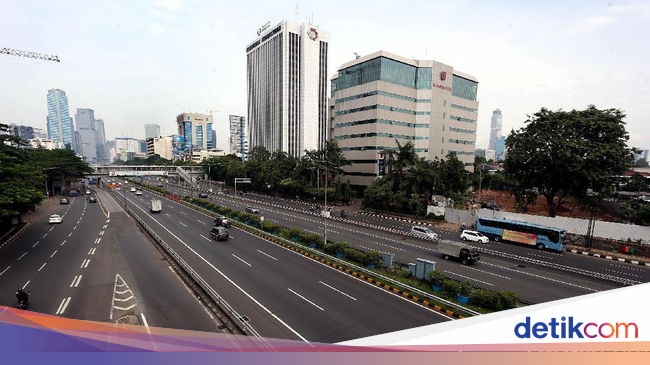 Jalan di Jakarta Masih Lengang Jalan di Jakarta Masih Lengang