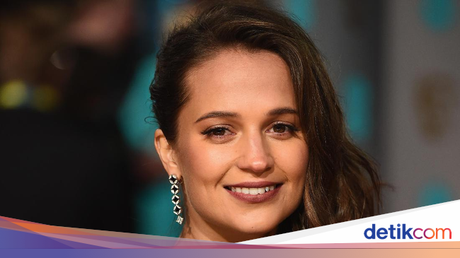 Garangnya Alicia Vikander Jadi Lara Croft di Tomb Raider Garangnya Alicia Vikander Jadi Lara Croft di Tomb Raider