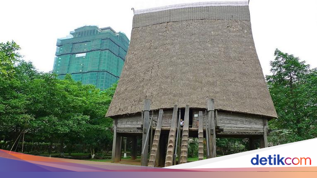 Rumah Adat di Vietnam yang Punya Patung Erotis