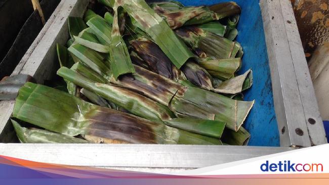 Otak Otak Yang Empuk Berpadu Dengan Bumbu Kacang Gurih