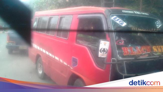 Merasakan Naik Angkot K56 Cibubur Cawang Merasakan Naik Angkot K56 Cibubur Cawang
