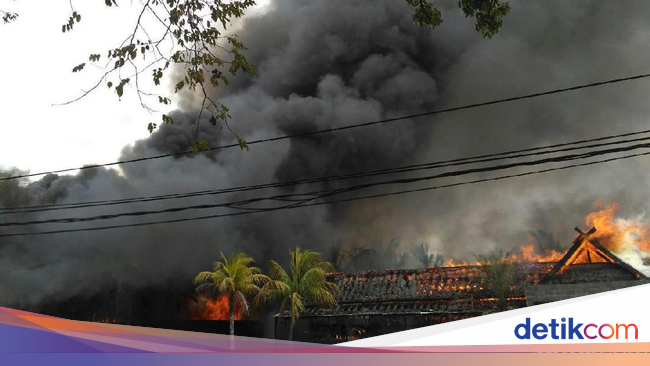  Toko  Rotan Samping Ampera Rancabolang Bandung  Terbakar