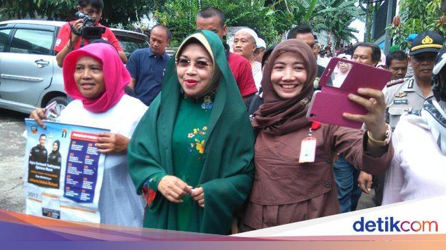 Sylviana ke Warga Jaktim: Ambil Uangnya, Jangan Pilih 