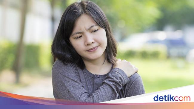 Nyeri Bahu Kiri Sampai Tangan : Kondisi ini kerap disebabkan oleh pola