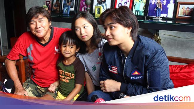 Cerita Willy Dozan yang Tetap Akur dengan Ketiga Mantan 
