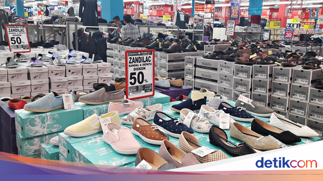 Berbagai Alas Kaki Diskon Hingga 50 di Transmart Carrefour