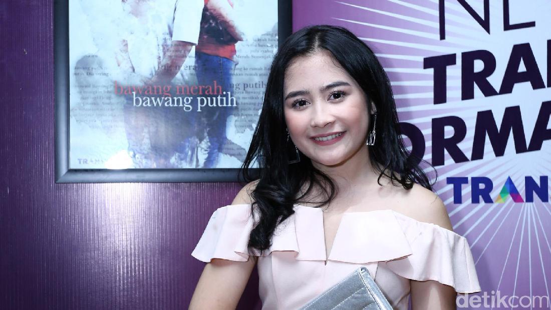 Cantiknya Prilly Latuconsina di Sinetrans