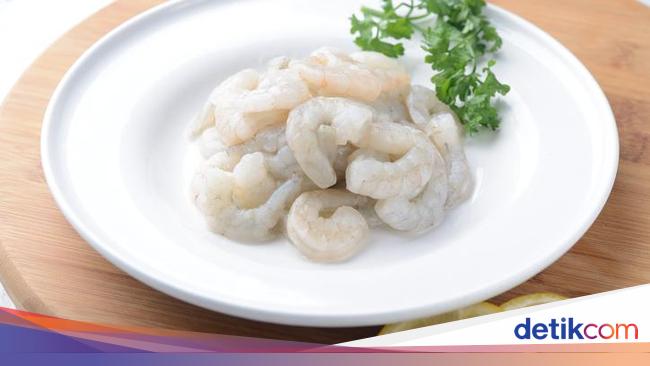 Ini Cara Mudah Untuk Mengupas Kulit Udang Segar Dan Rebus