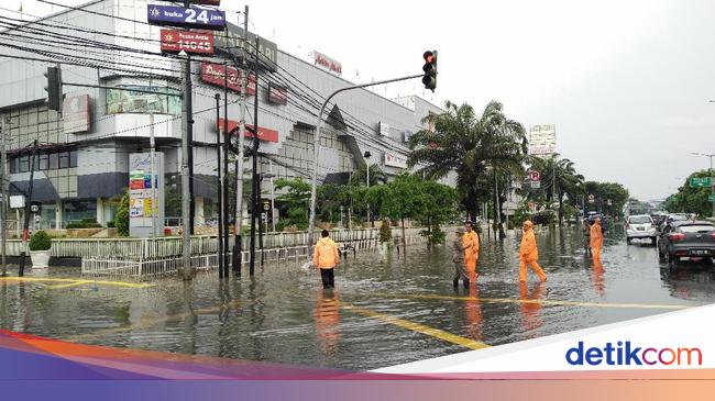 Get Jalan Depan Arion Mall Rawamangun Banjir Satu Jalur Ditutup HD Get Wallpaper Jalan Depan Arion Mall Rawamangun Banjir Satu Jalur Ditutup HD