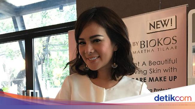 Cerita Astrid Tiar Alami Kerusakan Rambut Kulit Saat 