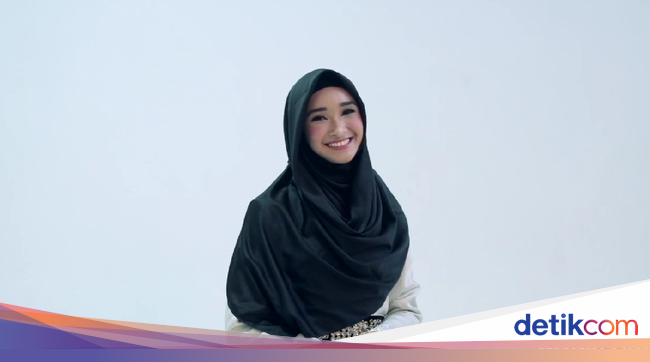 Model Jilbab Segi Empat Satin