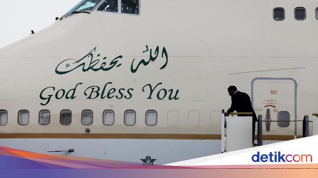 God Bless You Dan Hz Hm1 Di Bodi Pesawat Raja Salman