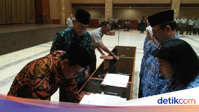 Lantik Eselon II Mentan Ada Titipan Proyek dan Pungli Lantik Eselon II Mentan Ada Titipan Proyek dan Pungli