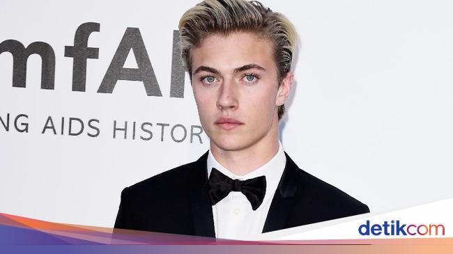 Masih Remaja Model Pria 18 Tahun Ini Akan Jadi Ayah Masih Remaja Model Pria 18 Tahun Ini Akan Jadi Ayah