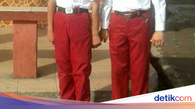 Viral Kisah Sepatu Menguap Bocah SD di Cianjur Viral Kisah Sepatu Menguap Bocah SD di Cianjur