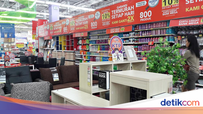 Rapikan Buku dan Majalah dengan Promo Lemari  di  Transmart 