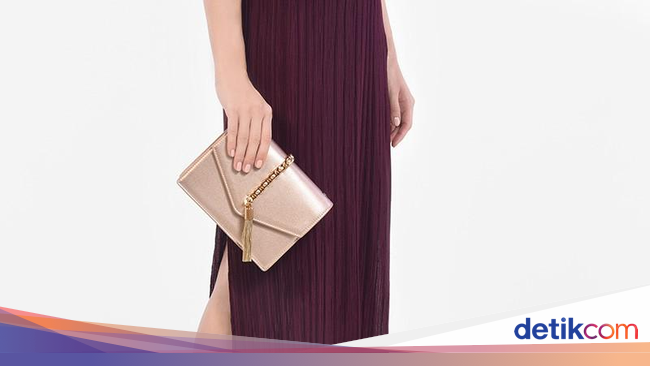 Tampil Mencuri Atensi di Pesta dengan 5 Clutch Warna  Rose  Gold 