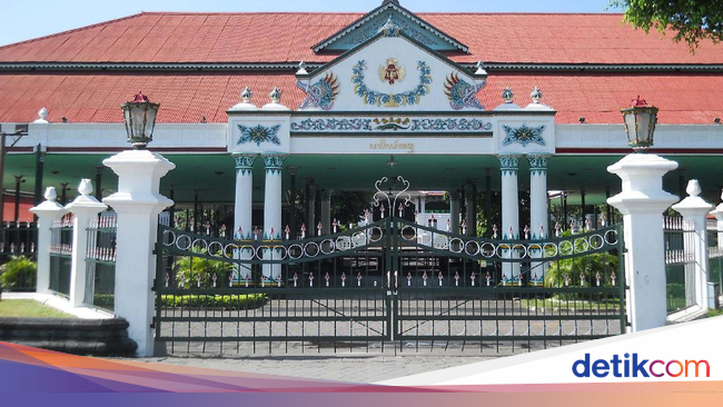 1 Sura Mubeng Beteng Keraton  Yogyakarta  Digelar Malam Jumat