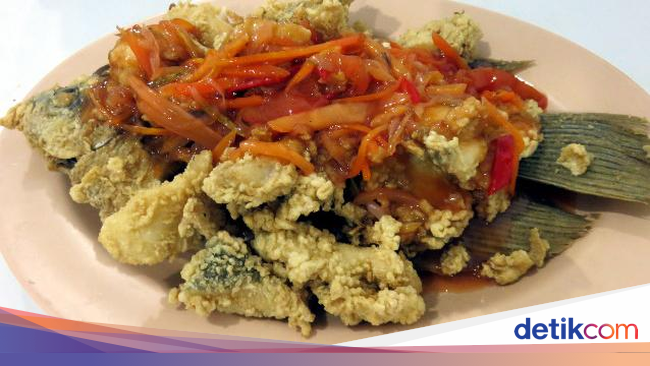 Ikan Goreng dengan Paduan Sambal Pedas Enak Ada di 5 