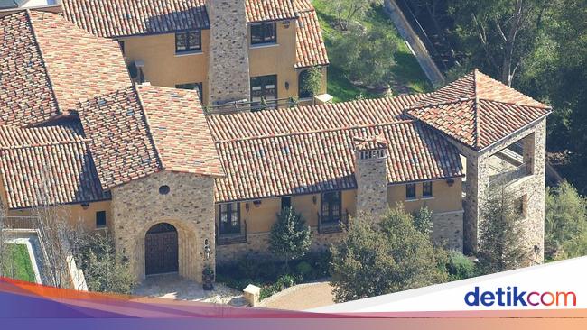 Contrast!  Elon Musk’s Luxury House for Sale and Now Rented